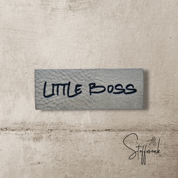 Label  " LITTLE BOSS " -  ca. 1,9 cm x 5 cm hoch - Kunstleder ++ Farbauswahl ++